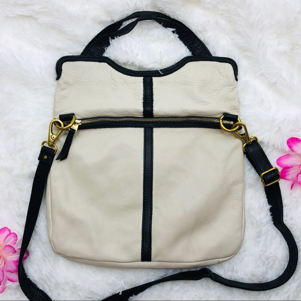 FOSSIL Explorer fold tote - Picture 4 of 6